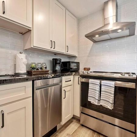 Hale Ono Loa 403- Top Floor, Ocean View, & Complete Modern Remodel Appartement Kahana Buitenkant foto