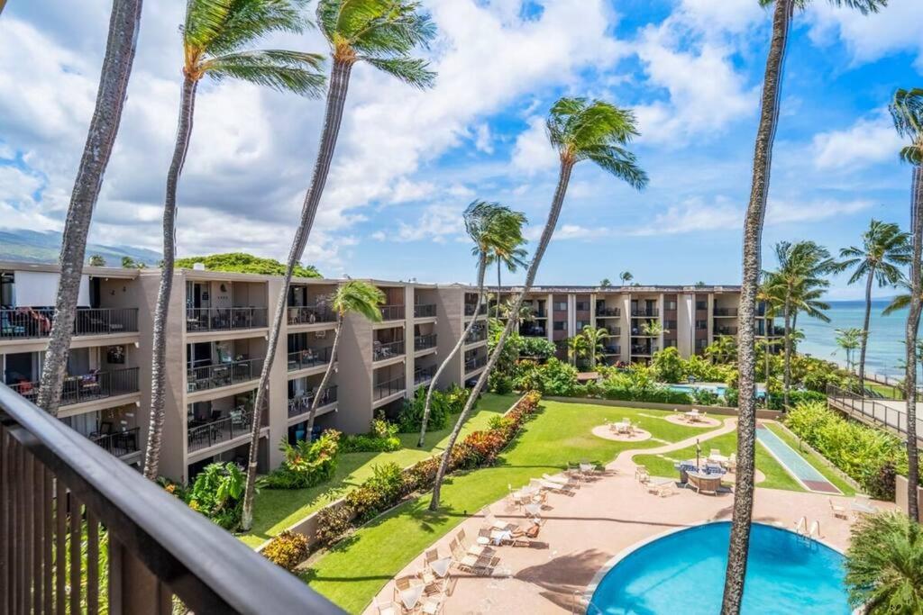 Hale Ono Loa 403- Top Floor, Ocean View, & Complete Modern Remodel Appartement Kahana Buitenkant foto